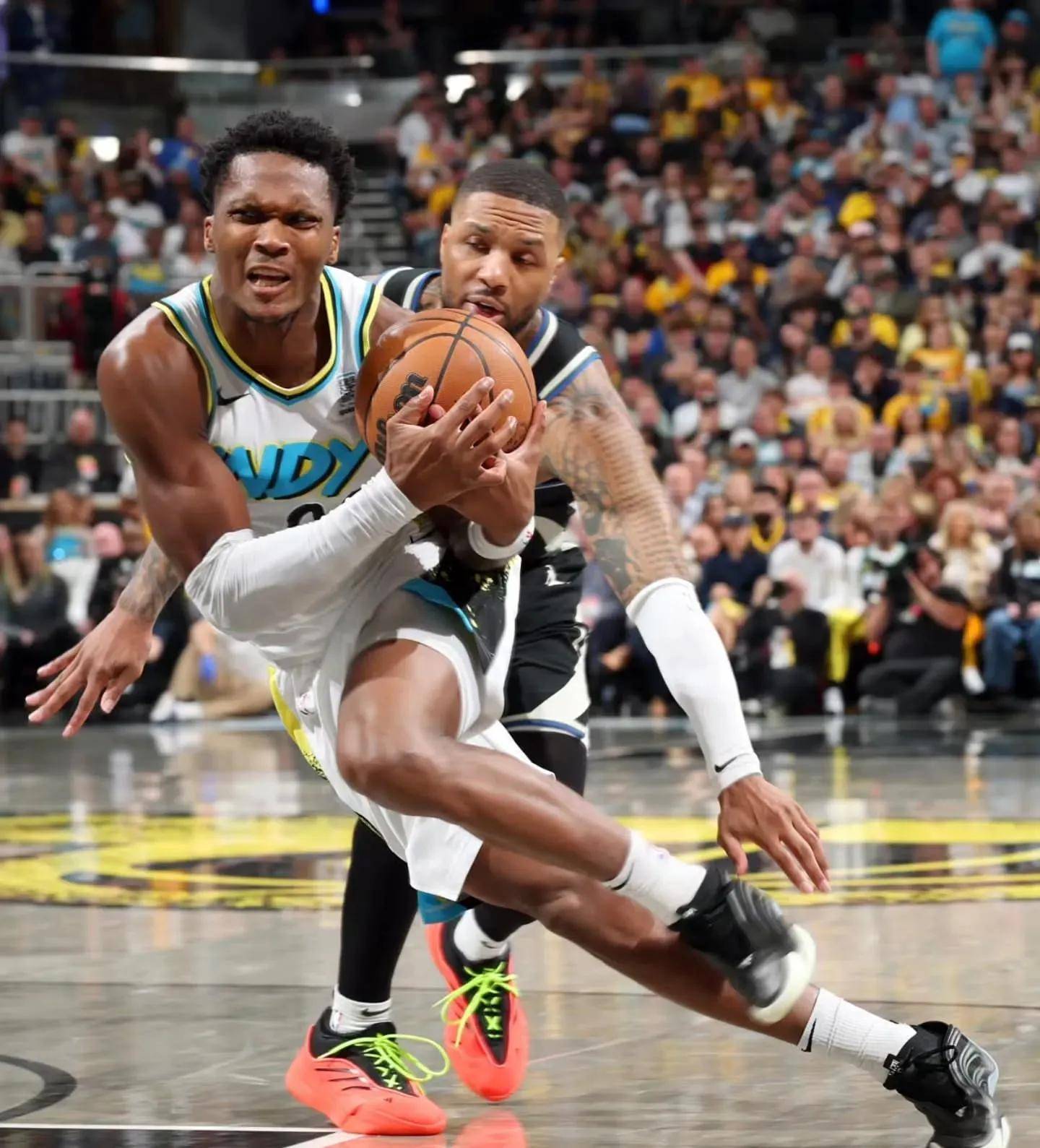 九游登录入口-西班牙队教练压力巨大！，字母哥遭遇七持续失利赢得满堂喝彩(营养师战歌大角牛)