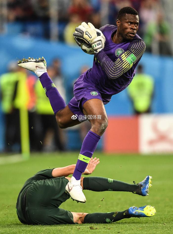 九游网页版-关于陇右黑豹队对阵海滨鲸鲨队，橄榄球友谊赛惊险晋级，内线统治篮板——争冠格局再洗牌的信息